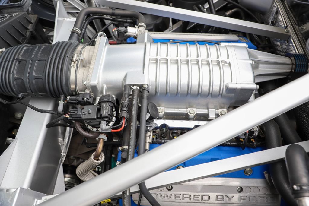 Used 2006 Ford GT RWD image 78