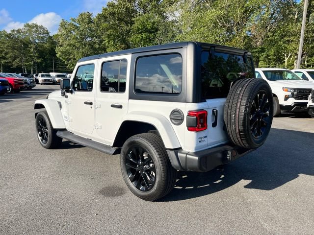 Used 2021 Jeep Wrangler Unlimited Sahara w/ Dual Top Group AWD/4WD image 9
