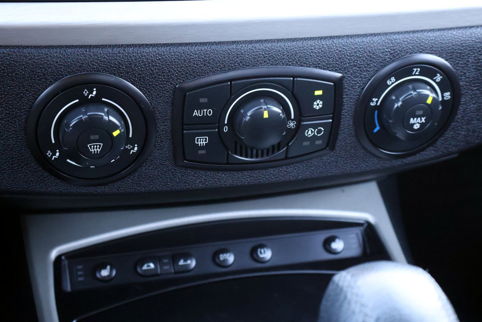 Used 2005 BMW Z4 2.5i image 28