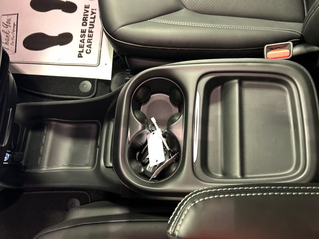 New 2027 Chrysler Pacifica Select FWD image 19
