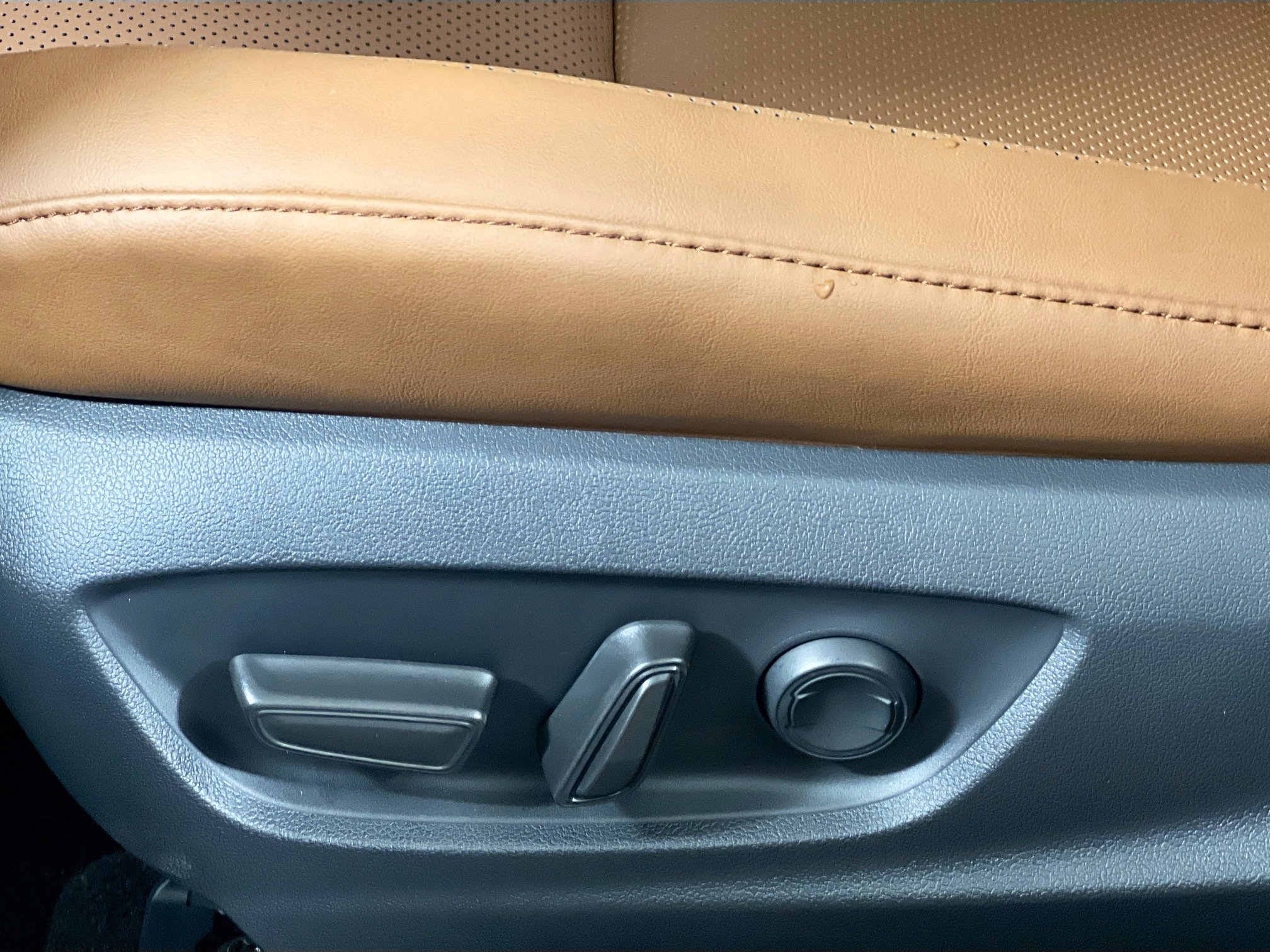 New 2025 Toyota Crown Signia image 15