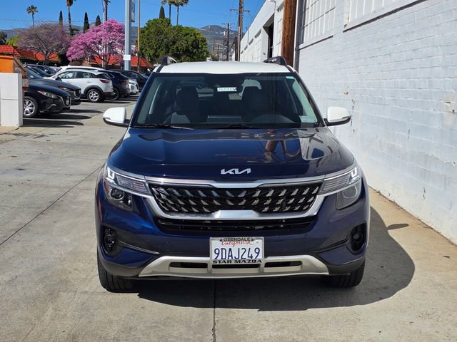 Used 2023 Kia Seltos Nightfall Edition image 2