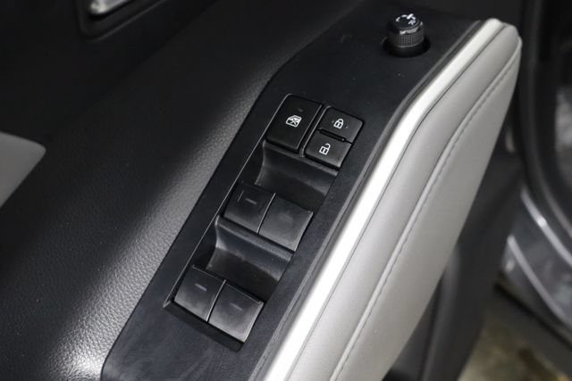 Used 2023 Toyota Highlander XLE FWD image 20