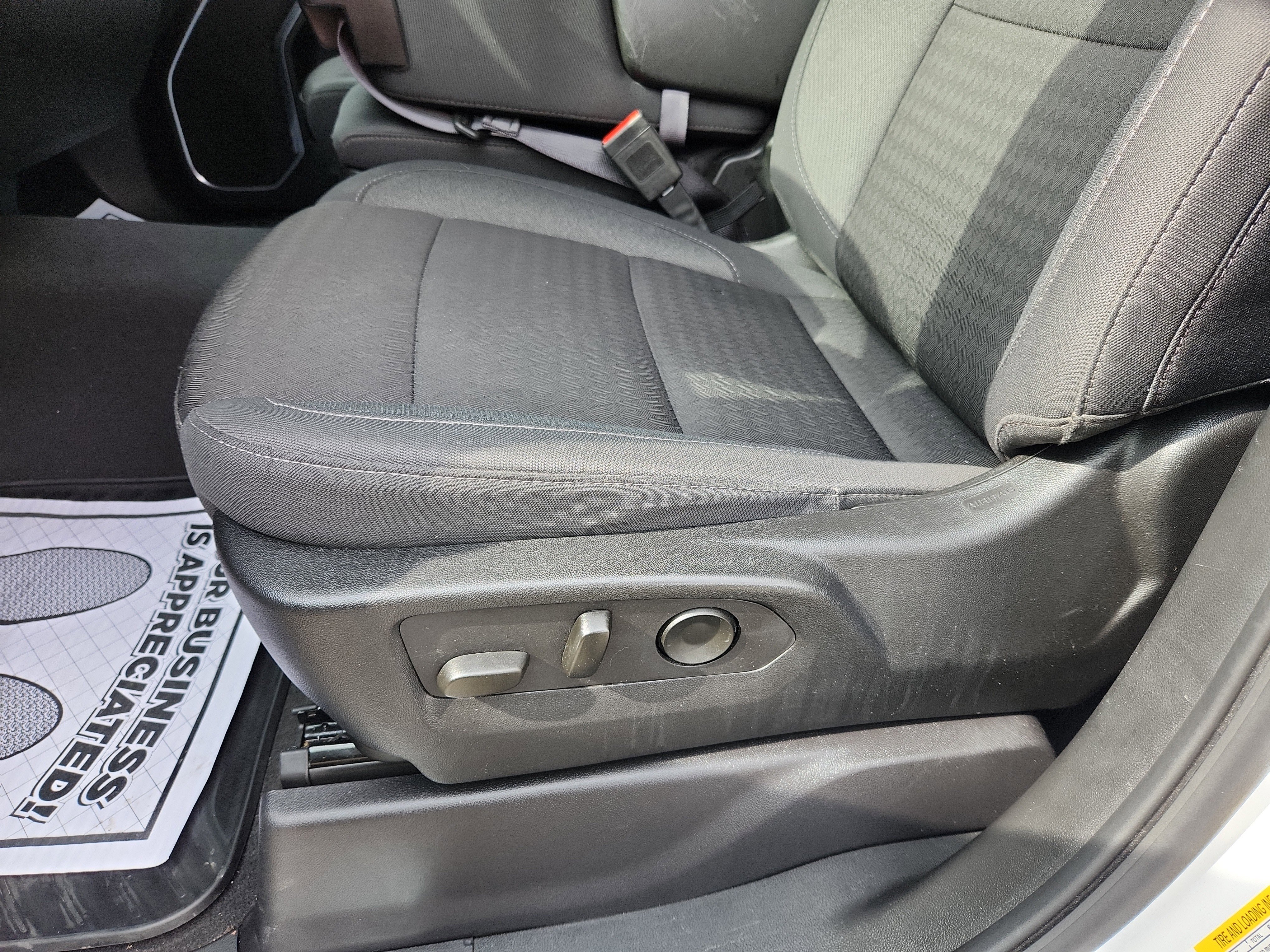 Used 2025 Chevrolet Silverado 1500 LT image 24