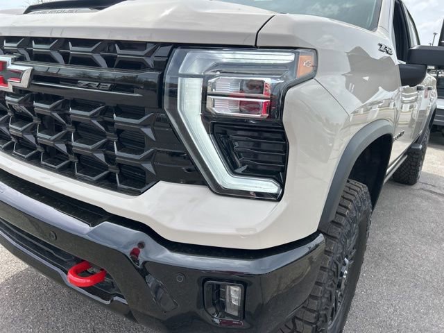 New 2026 Chevrolet Silverado 2500 ZR2 w/ LPO, Dark Essentials Package AWD/4WD image 9