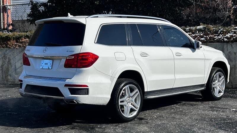 Used 2015 Mercedes-Benz GL 550 4MATIC w/ Driver Assistance Package image 5