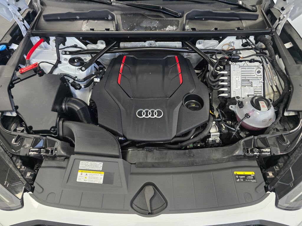 Used 2025 Audi SQ5 Premium Plus w/ Premium Plus Package image 10
