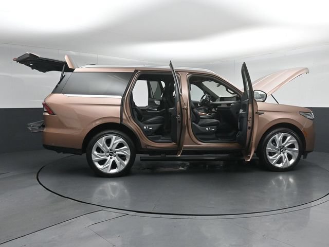 Certified 2025 Lincoln Navigator Black Label AWD/4WD image 61