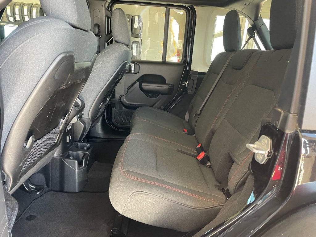 Used 2025 Jeep Wrangler Unlimited Rubicon image 18