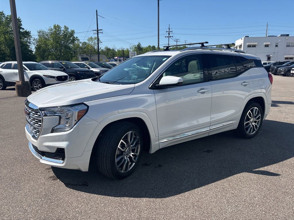 Used 2023 GMC Terrain Denali AWD/4WD image 3