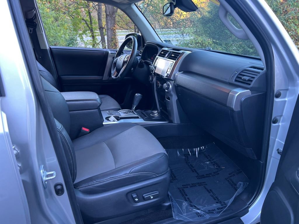 Used 2020 Toyota 4Runner SR5 Premium image 29