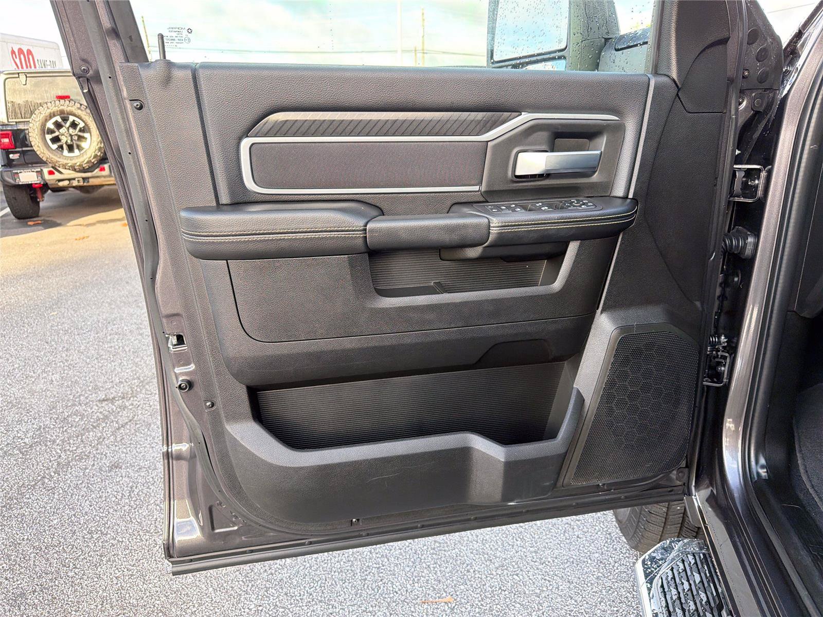 Used 2026 RAM 2500 Big Horn AWD/4WD image 9