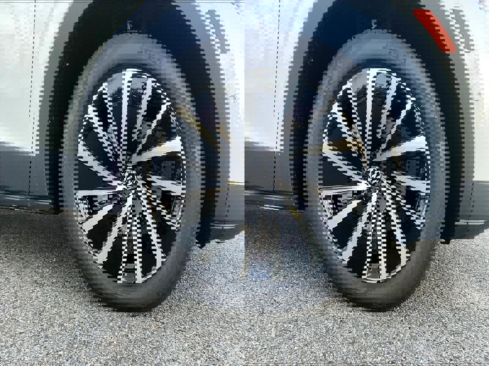 New 2025 Volkswagen ID.4 Pro image 8