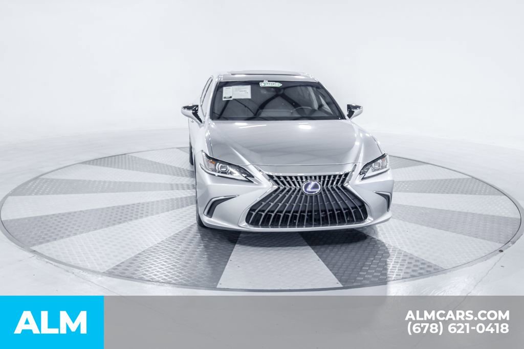 Used 2022 Lexus ES 300h w/ Accessory Package image 16