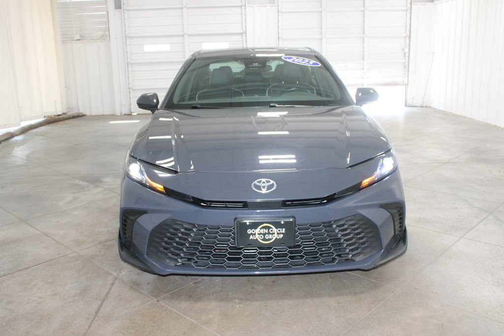 Used 2025 Toyota Camry SE FWD image 3