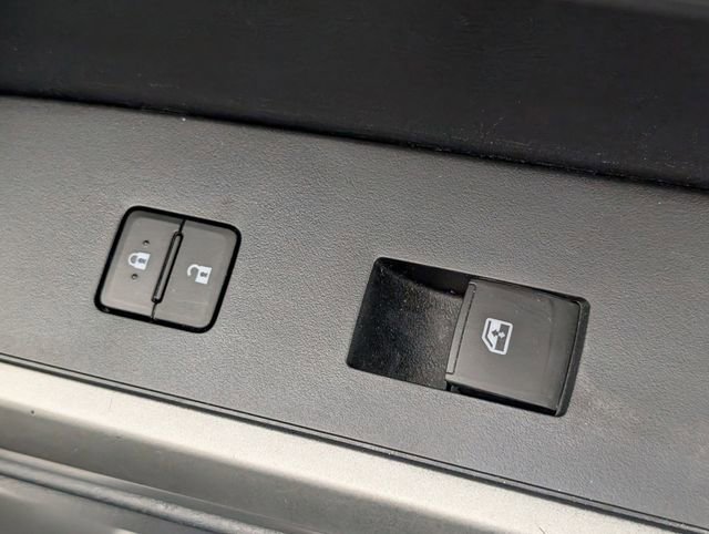 Used 2018 Toyota Tacoma SR5 image 31