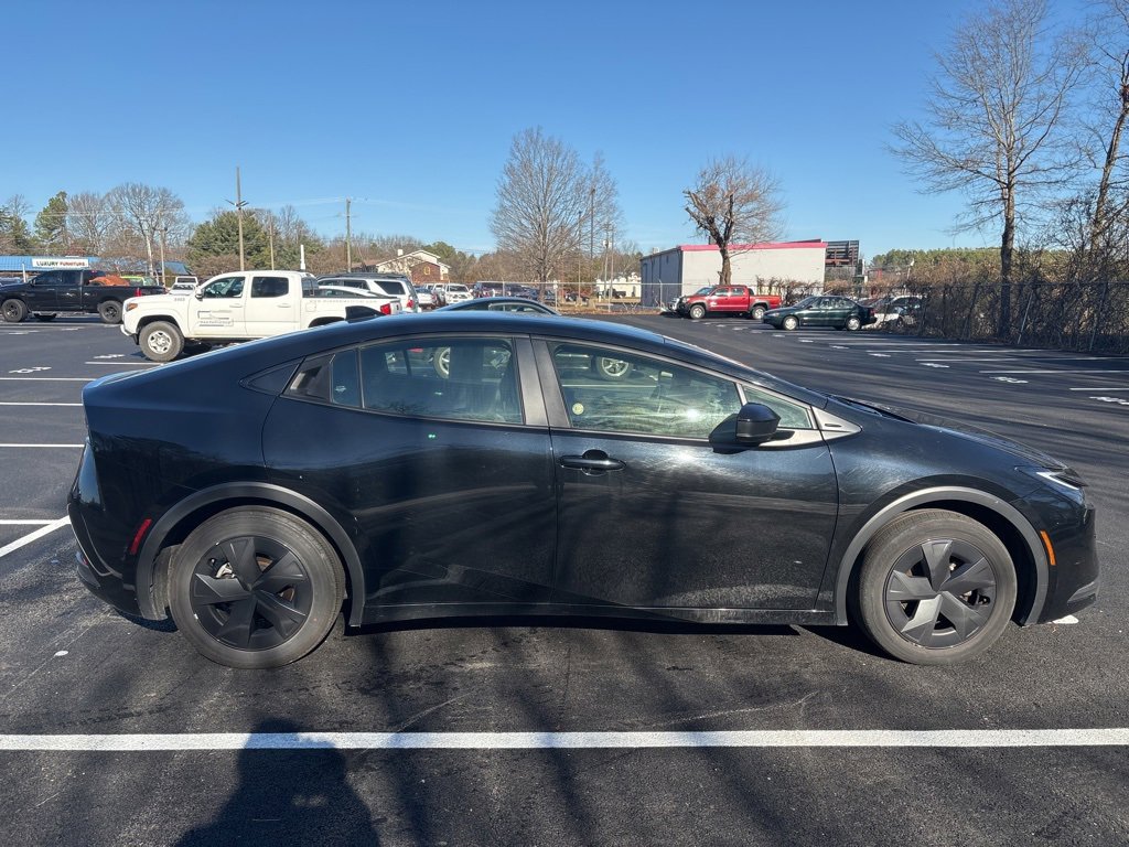 Used 2024 Toyota Prius LE image 2