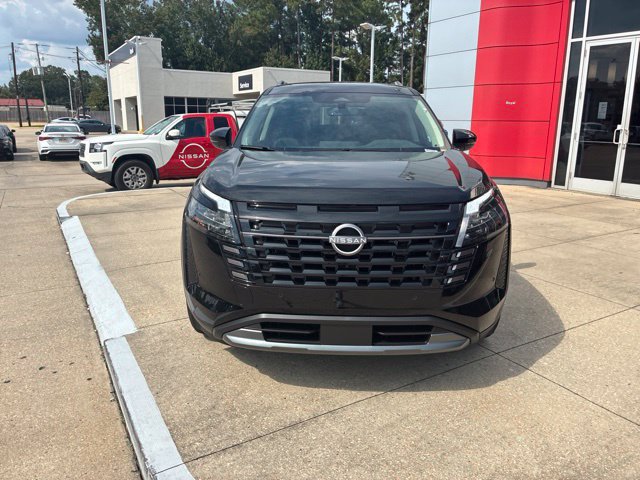 New 2026 Nissan Pathfinder SL w/ SL Premium Package FWD image 2