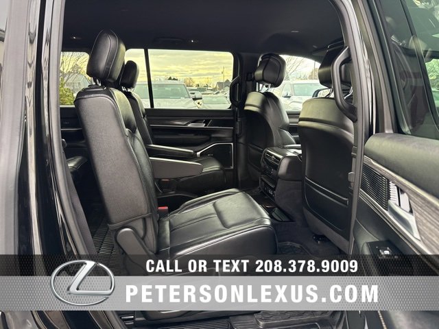 Used 2024 Jeep Wagoneer Series III image 17