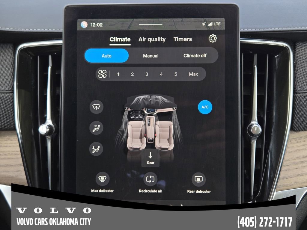 Certified 2025 Volvo XC90 B6 Plus image 18