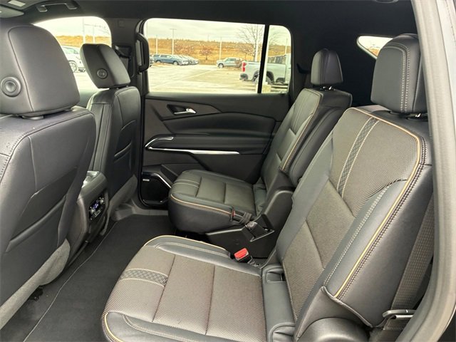 New 2026 Chevrolet Traverse High Country image 17