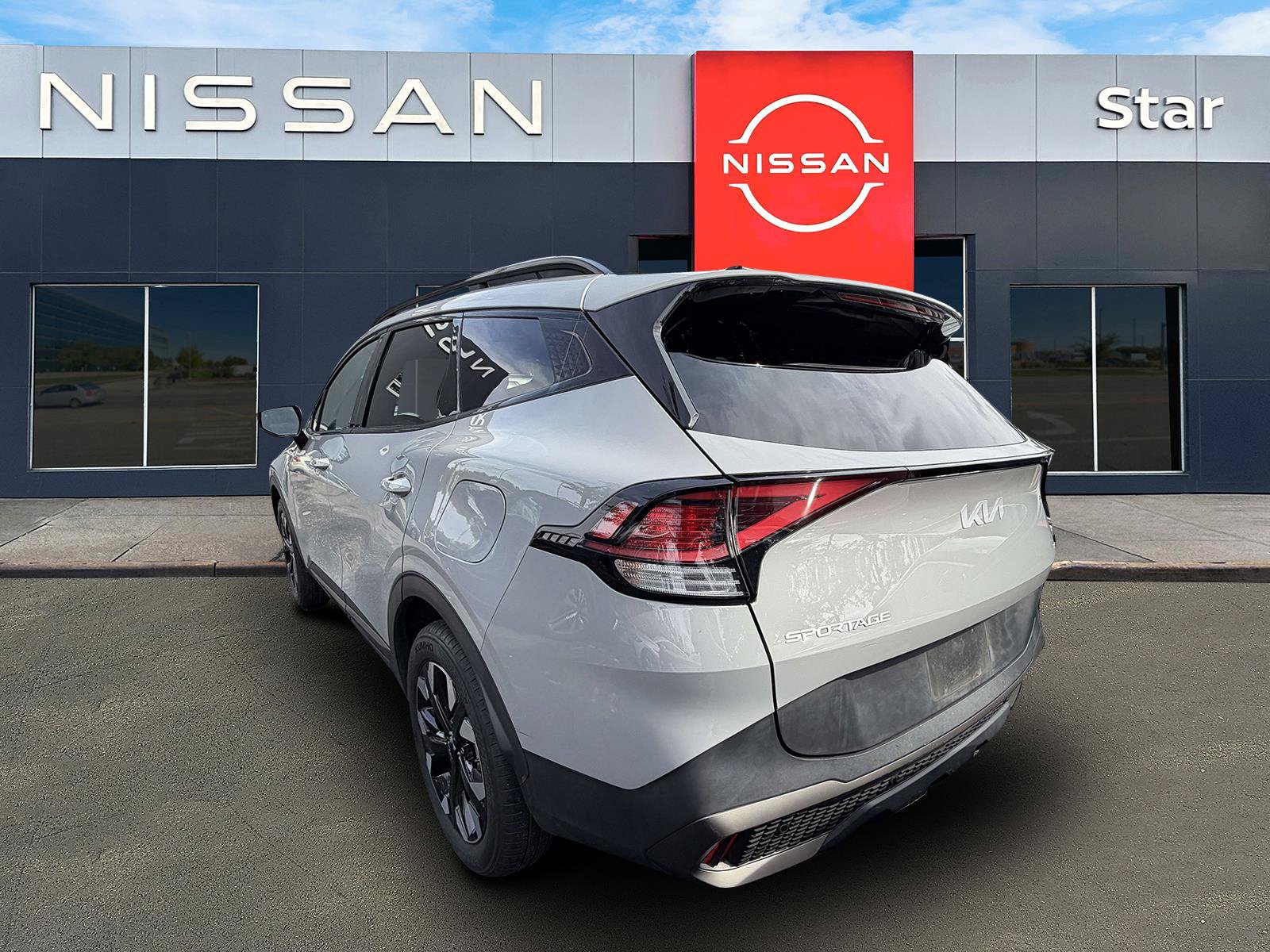 Used 2023 Kia Sportage X-Line w/ X-Line Premium Package AWD/4WD image 4