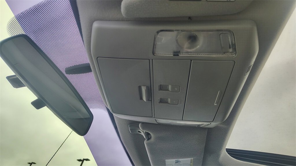 Used 2011 Toyota Tundra 4x4 CrewMax image 27