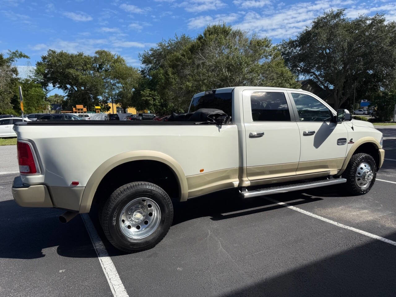 Used 2016 RAM 3500 Laramie Longhorn image 10