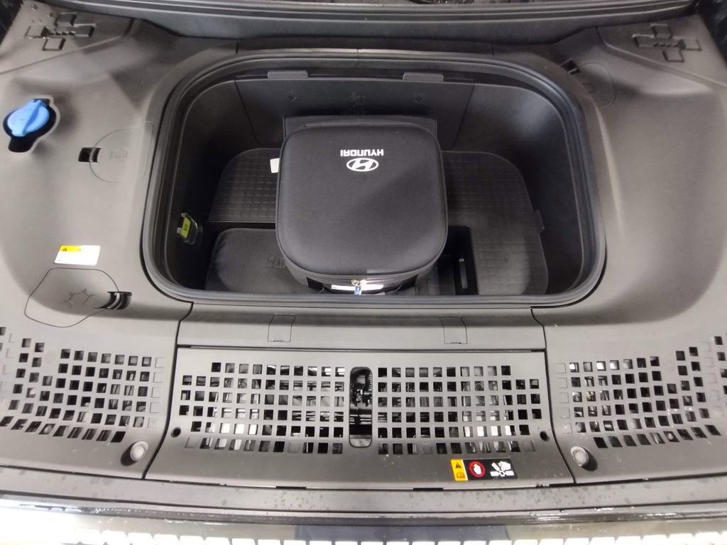 New 2026 Hyundai Ioniq 9 SEL image 7