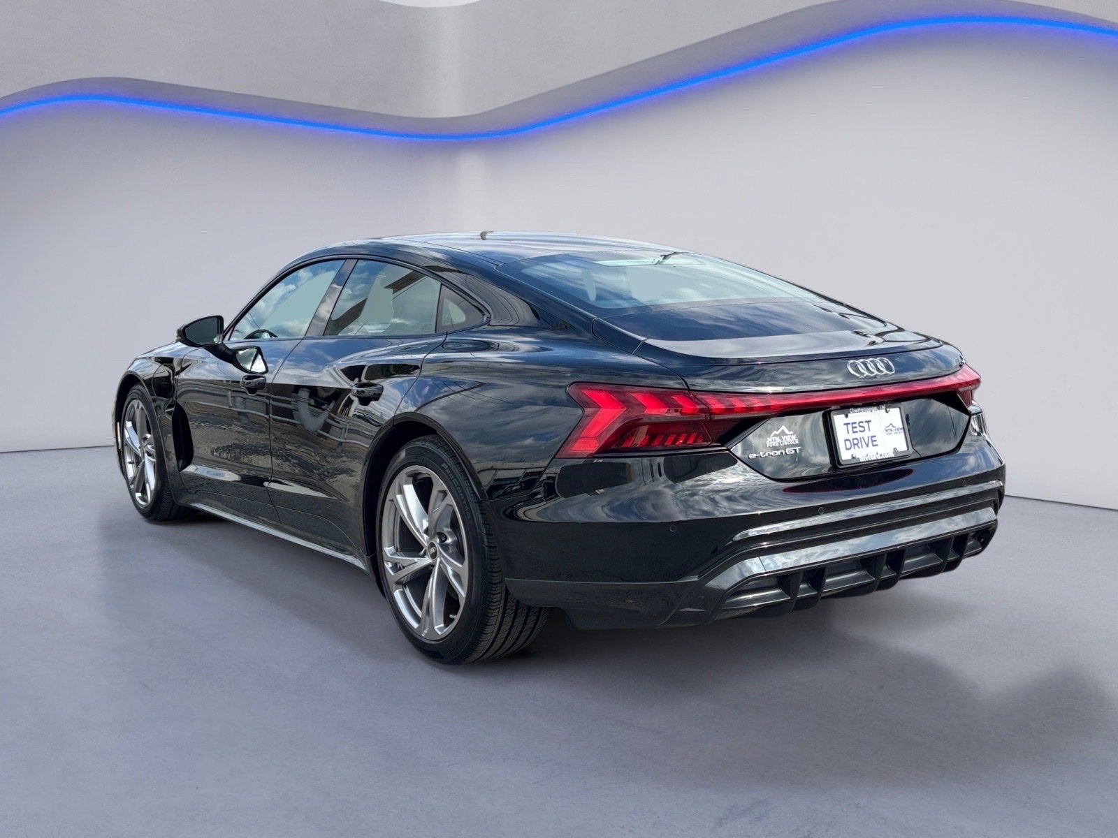 Used 2022 Audi e-tron GT Premium Plus image 11