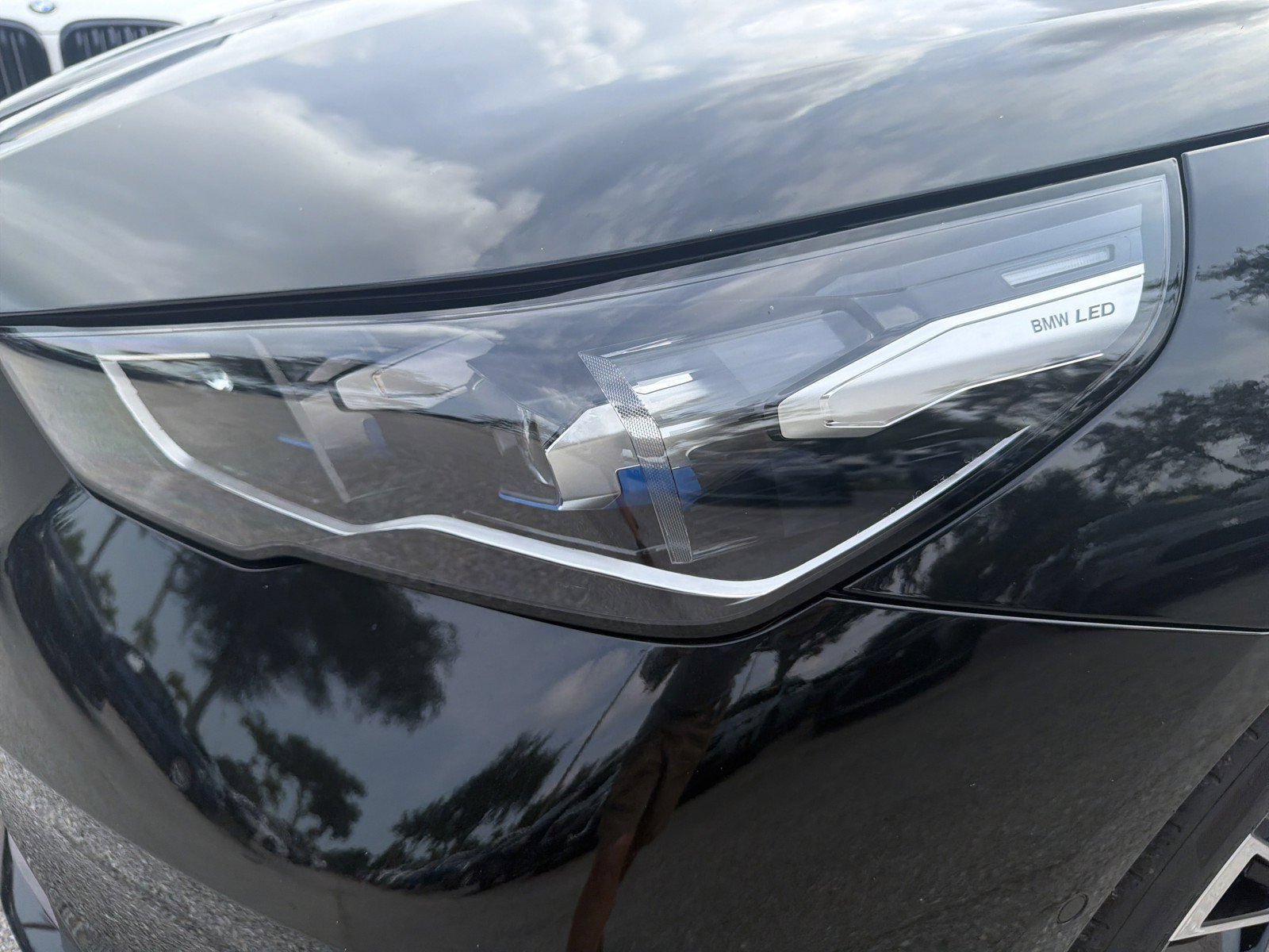 New 2027 BMW i5 eDrive40 w/ Premium Package RWD image 9