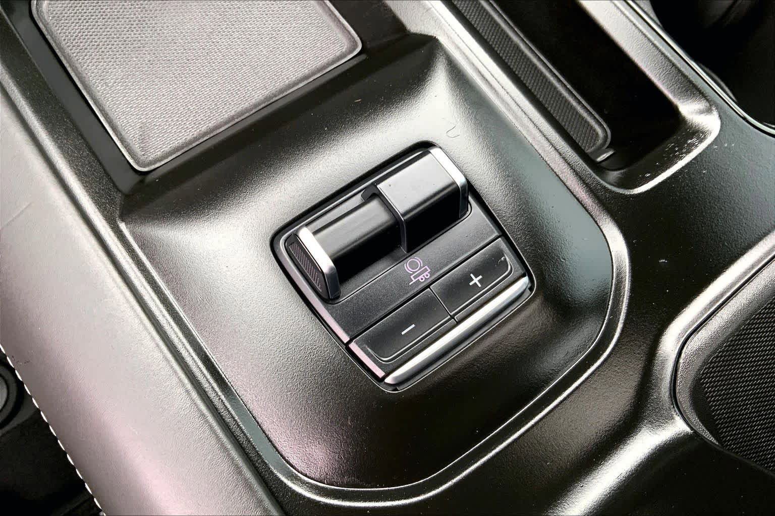 Used 2024 GMC Sierra 2500 AT4X w/ AT4X AEV Edition AWD/4WD image 31
