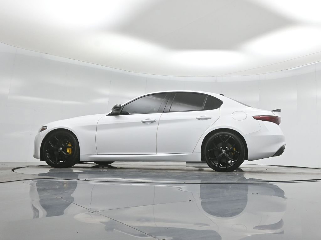 Used 2021 Alfa Romeo Giulia Ti w/ Nero Edizione RWD image 49