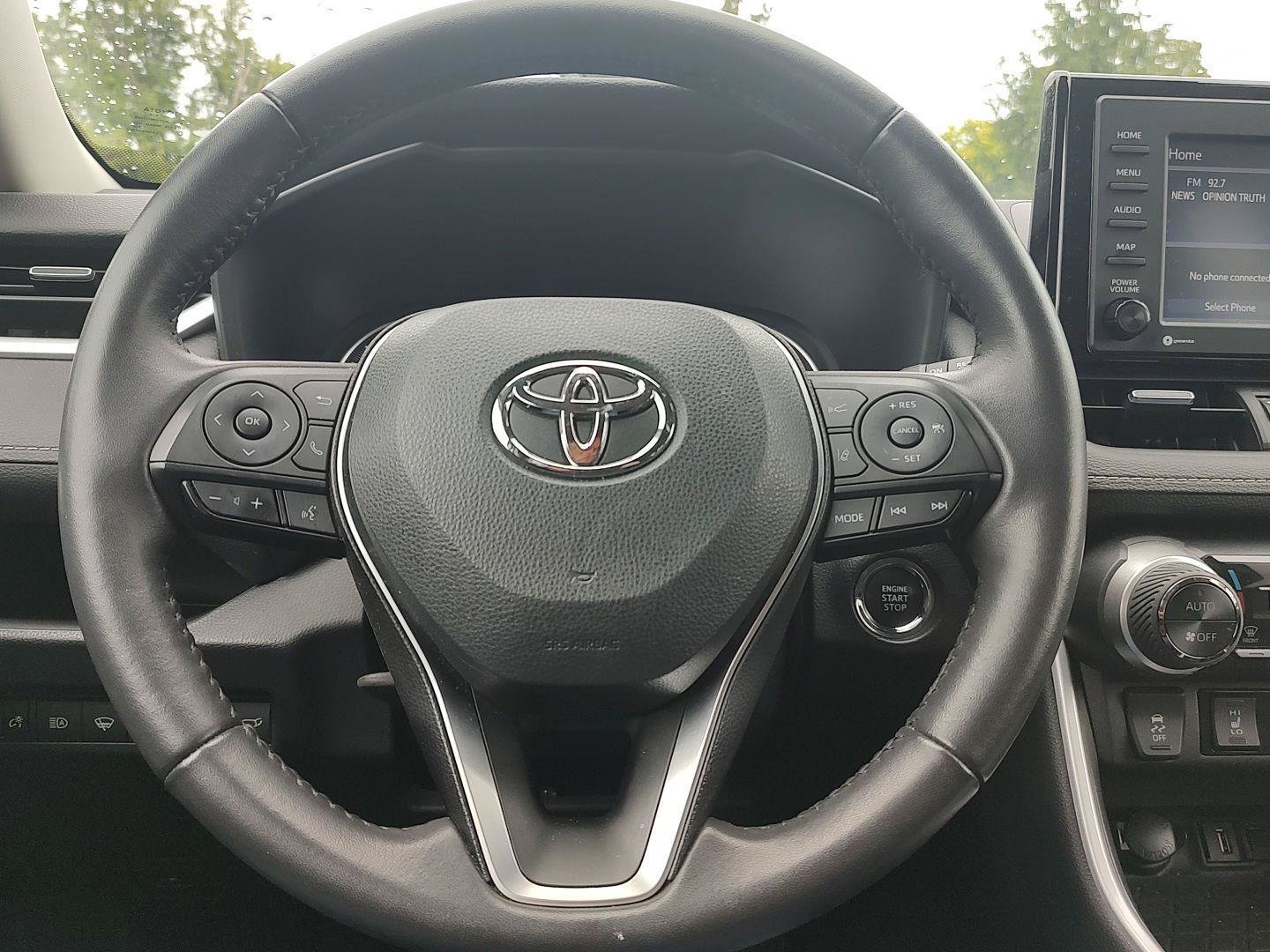Used 2022 Toyota RAV4 XLE Premium AWD/4WD image 16