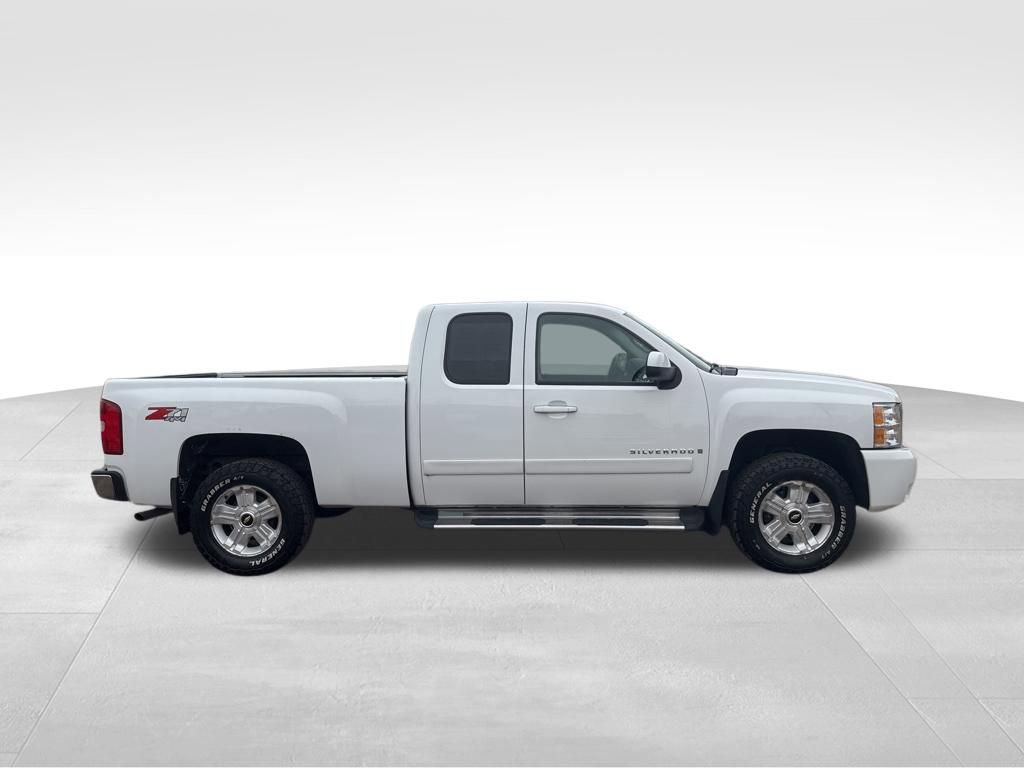 Used 2008 Chevrolet Silverado 1500 LTZ w/ Suspension Package, Off-Road image 5