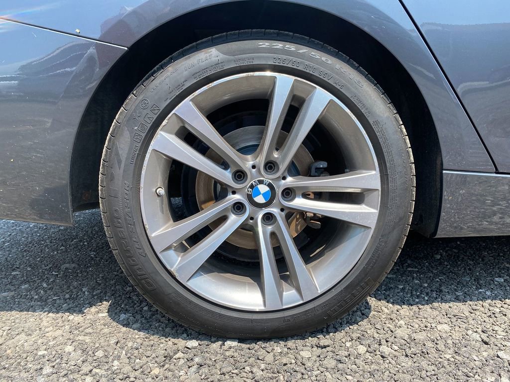 Used 2018 BMW 330i Gran Turismo xDrive image 31