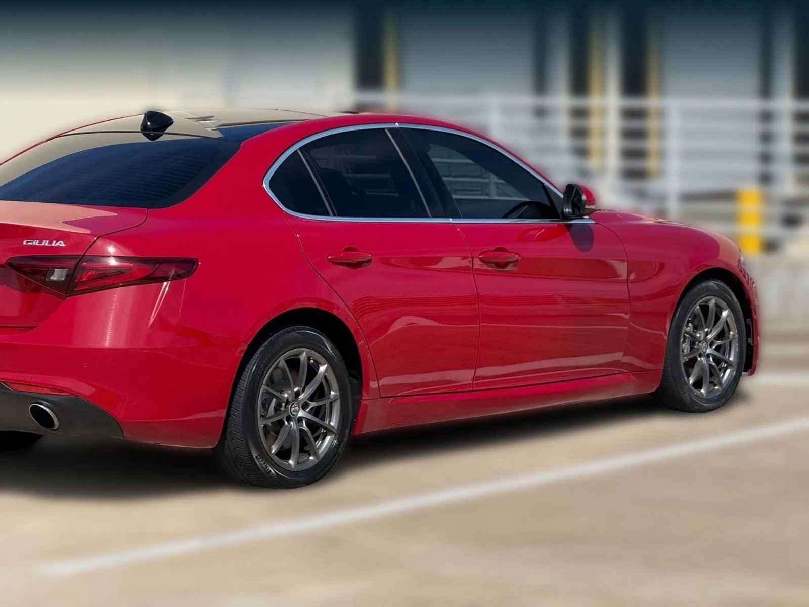 Used 2018 Alfa Romeo Giulia AWD image 9
