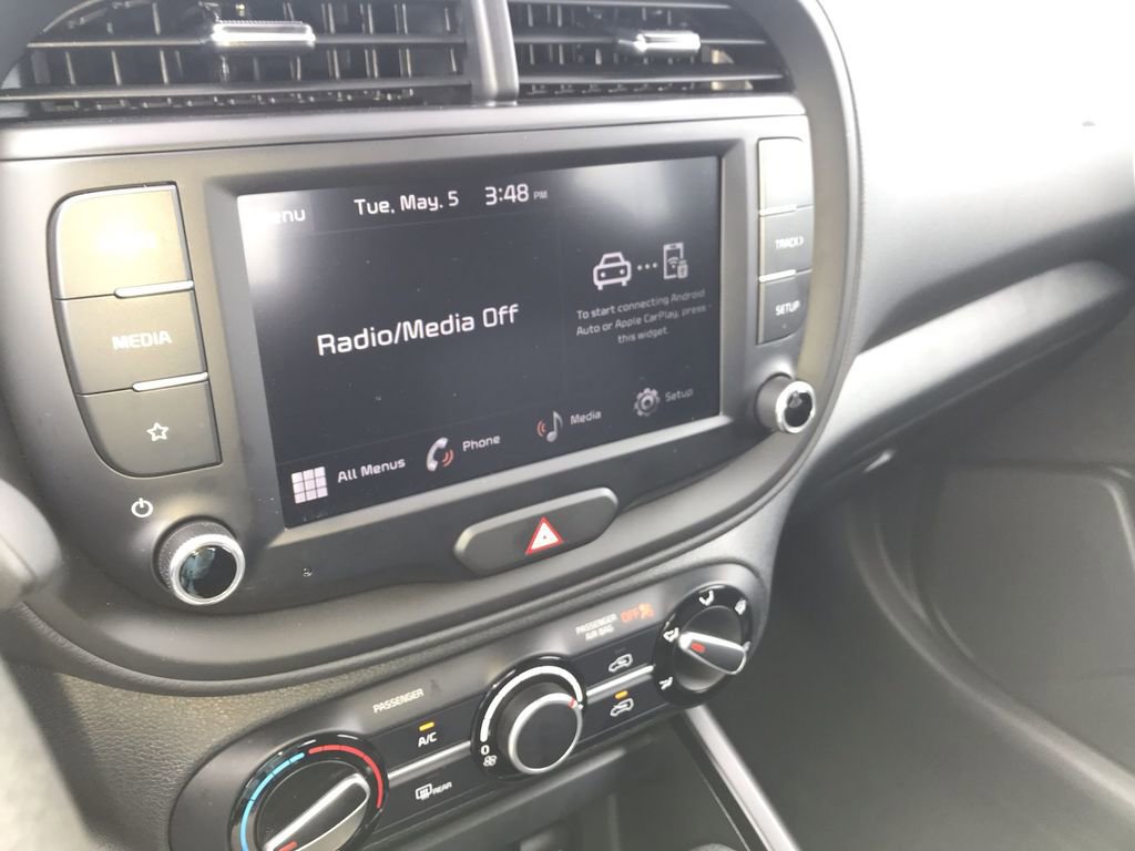 Certified 2025 Kia Soul LX w/ LX Technology Package FWD image 16