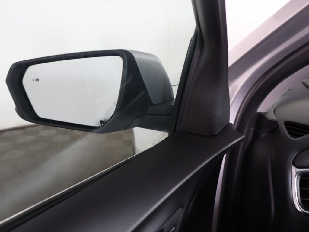 Used 2019 Chevrolet Equinox LT w/ Driver Convenience Package FWD image 33