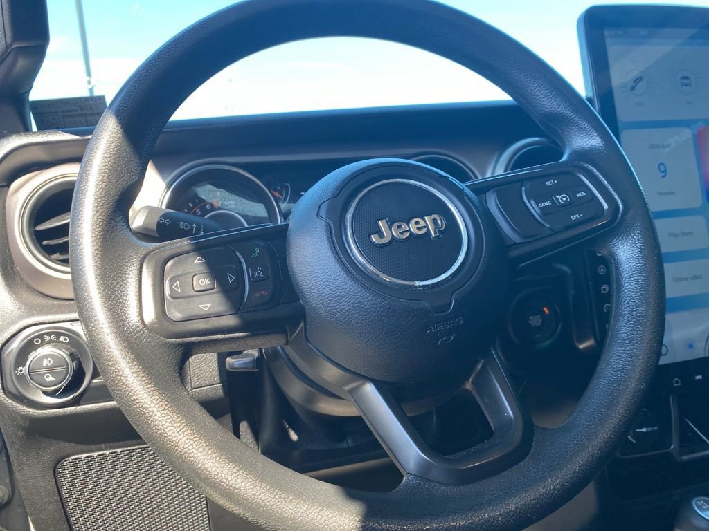 Used 2020 Jeep Gladiator Sport AWD/4WD image 7