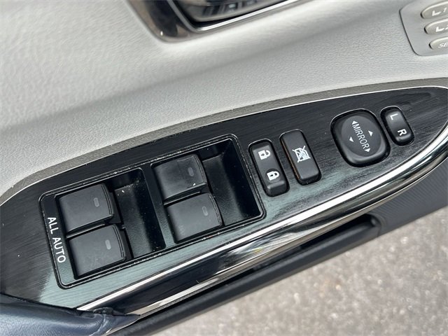 Used 2014 Toyota Avalon Limited image 27