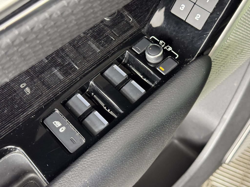 Used 2020 Land Rover Range Rover Velar R-Dynamic S AWD/4WD image 18