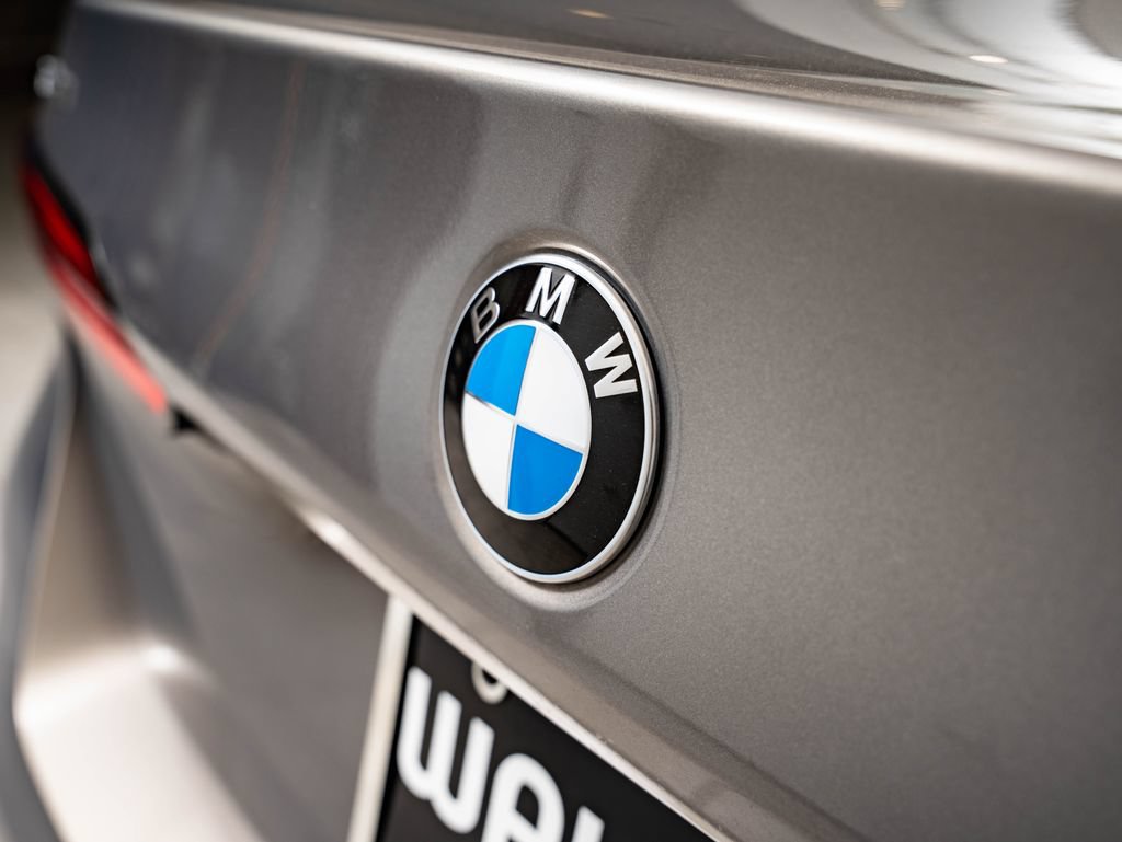 Certified 2025 BMW 530i xDrive w/ Premium Package AWD/4WD image 18