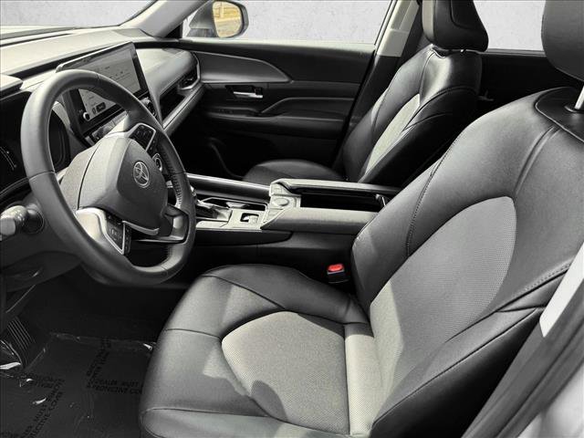 Certified 2025 Toyota Grand Highlander AWD image 12