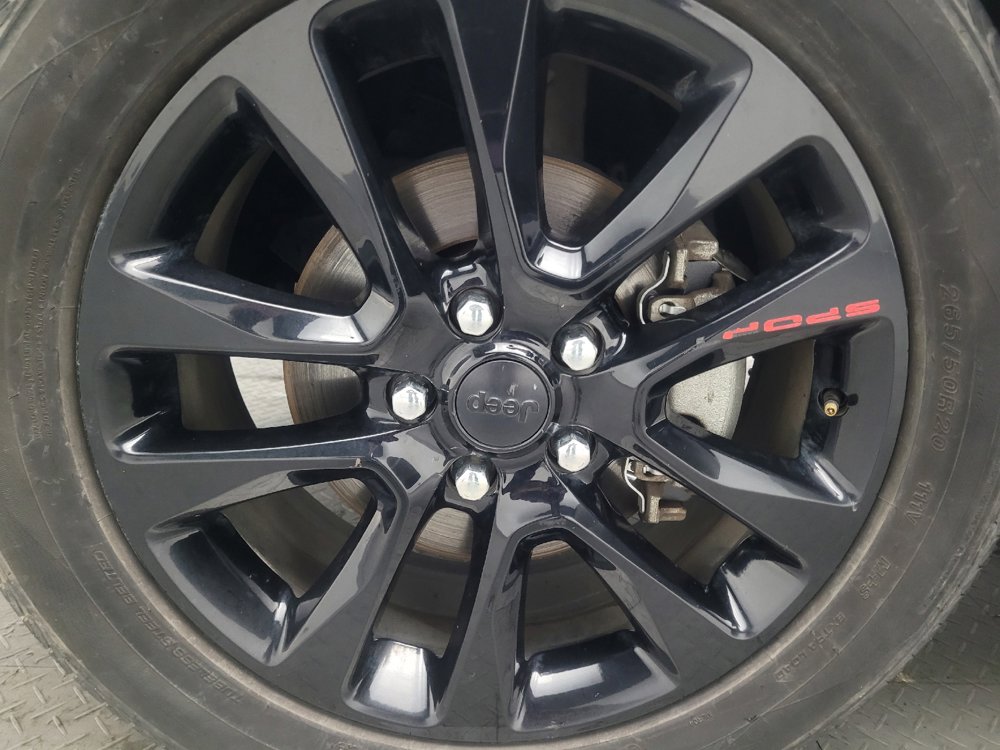 Used 2017 Jeep Grand Cherokee Altitude RWD image 31