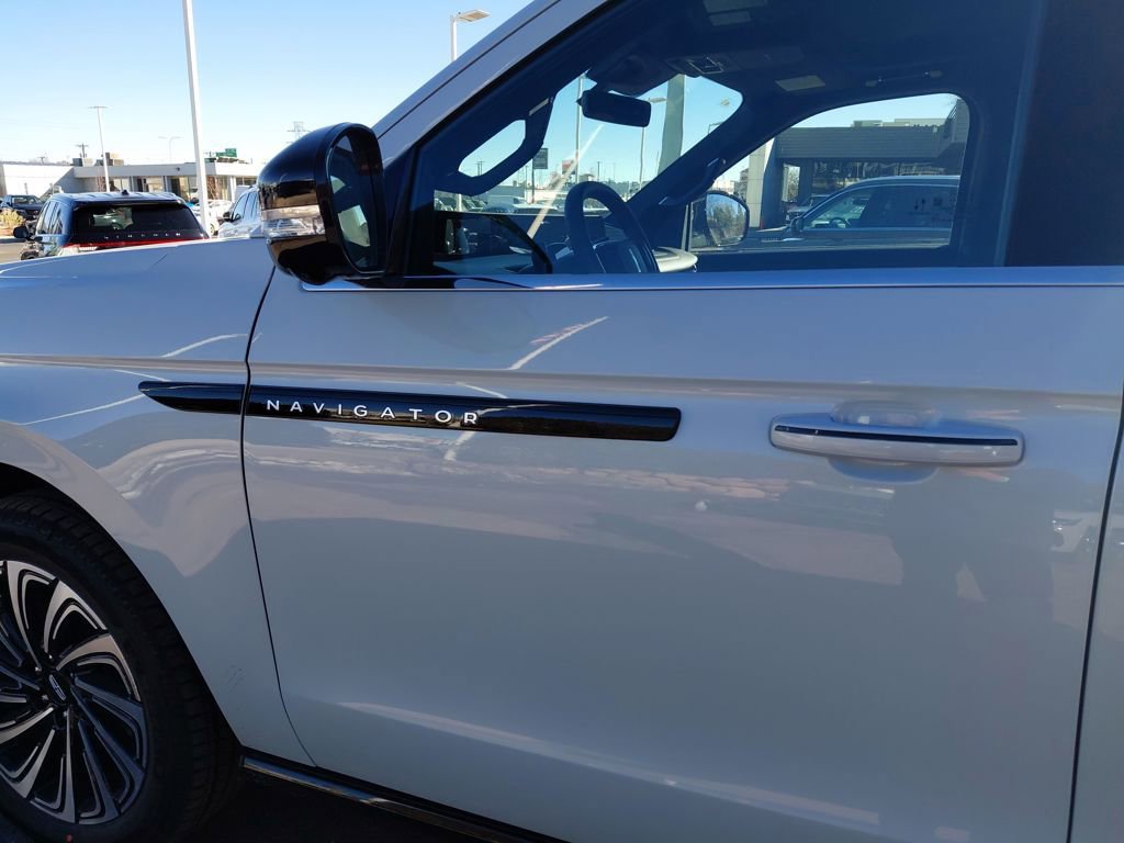 New 2025 Lincoln Navigator Black Label image 5
