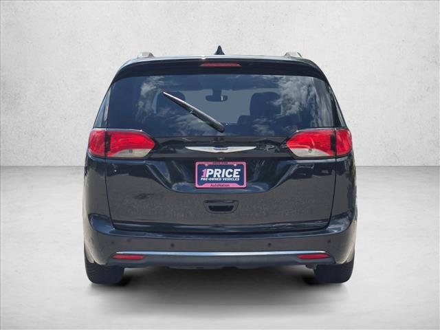 Used 2019 Chrysler Pacifica Touring-L FWD image 7