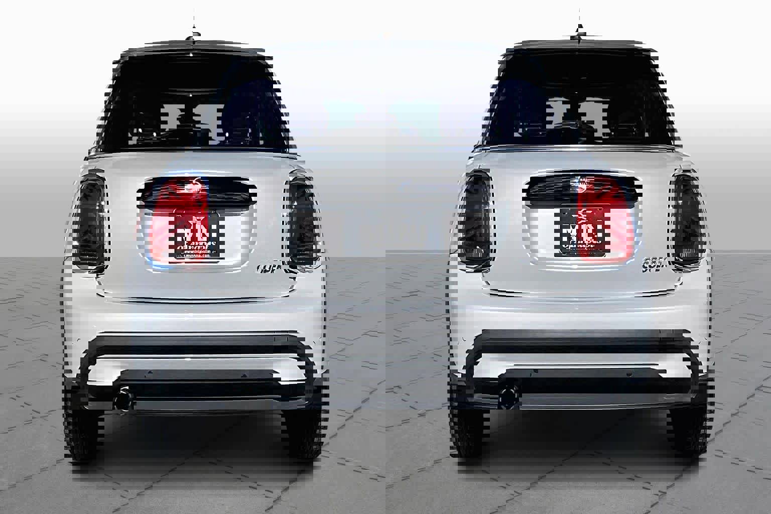 Certified 2022 MINI Cooper 4-Door Hardtop image 4