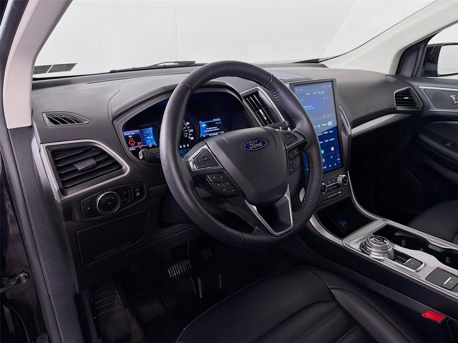 Used 2024 Ford Edge SEL w/ Convenience Package AWD/4WD image 16