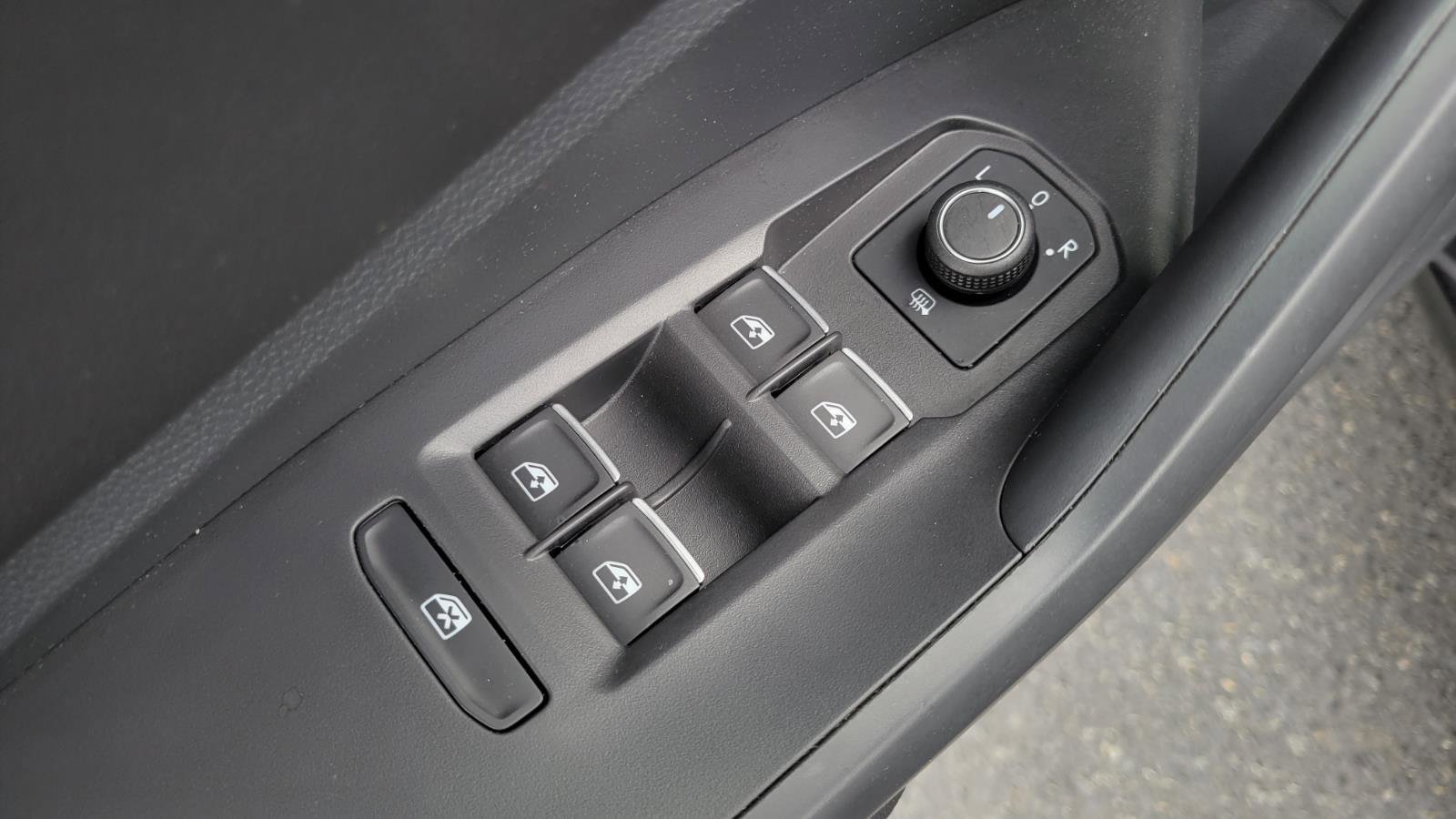 Used 2023 Volkswagen Jetta Sport image 17